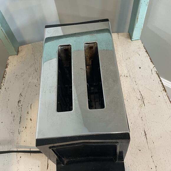 Vintage Montclair Electronic Toaster 2 Slice Chrome Wood Panel Works 52-263-6 - Picture 5 of 9